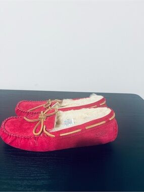 Ugg Dakota slippers women red size 8